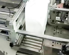 不知該如何操作自動(dòng)桶裝油裝箱機(jī) 看這里有視頻！